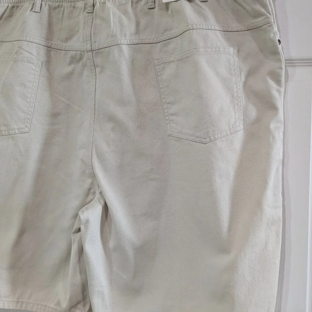 Duke Men's Relaxed Fit Jean Shorts Size 48 Light Beige NWT, 100% Cotton, Elastic